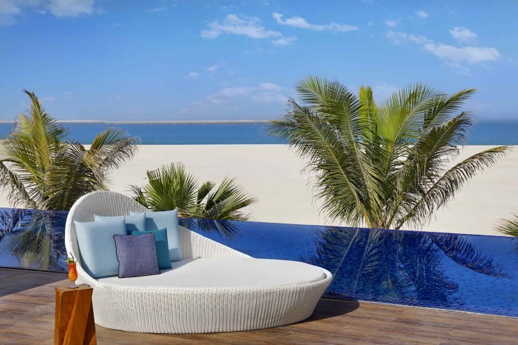 Infinity pool and daybed